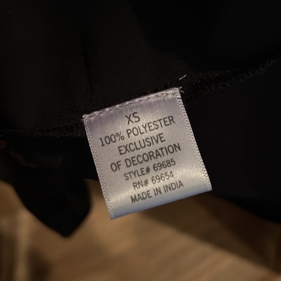 Like new XS black tank with floral embroidery - Picture 6 of 8